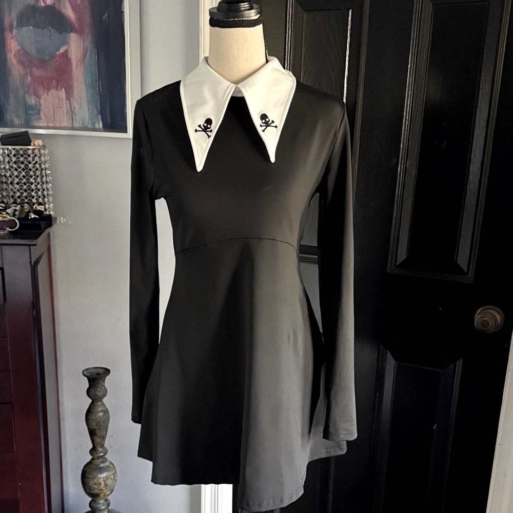 HALLOWEEN IS COMING!Black Wednesday Adam’s Mini Dress with White Pointed Collar